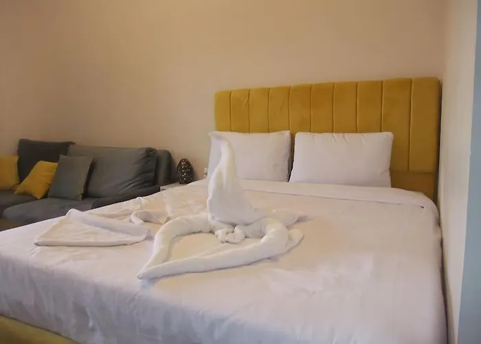 Victoria Aldau Heights Rent One Bedroom *